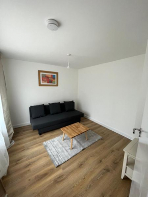 2BD Apt East London Sleeps 7!